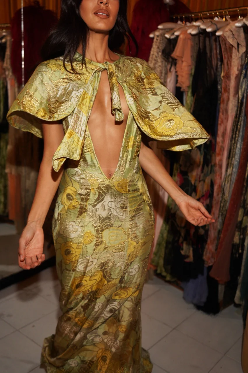 1930s Green and Gold Lamé Gown with Matching Cape - Image 6